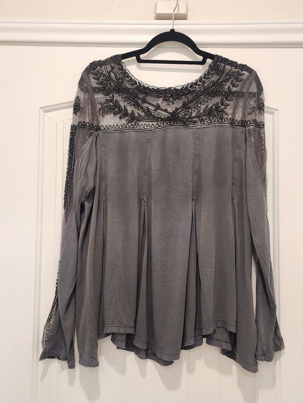 Free People Charcoal Grey Lace *FLAW* Sleeve Pleats Boho Festival Medium